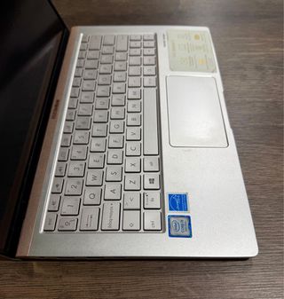 Portátil Asus Zenbook 13