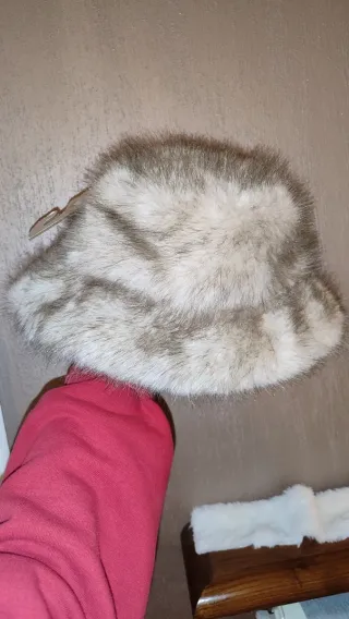 Cappello pelliccia finta neve