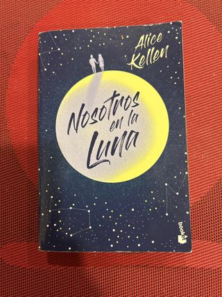 Nosotros en la luna: El libro más vendido del a...