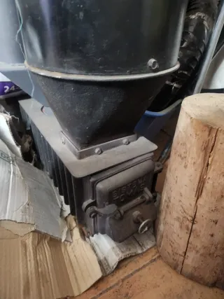 Estufa hueso y cáscara almendra