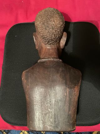 Busto Africano de Mujer en Ébano Macizo