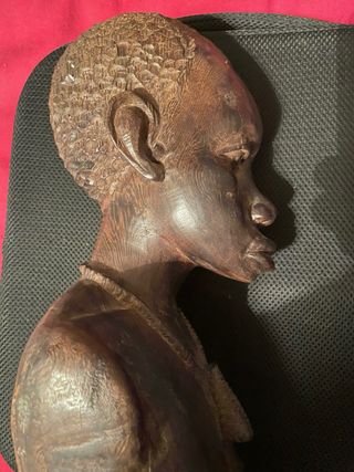 Busto Africano de Mujer en Ébano Macizo