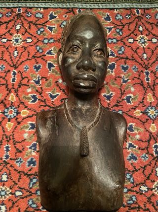 Busto Africano de Mujer en Ébano Macizo