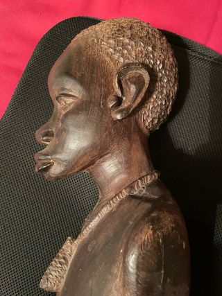 Busto Africano de Mujer en Ébano Macizo