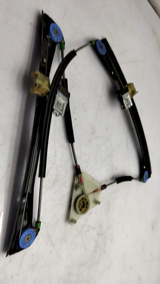 ELEVALUNAS DELANTERO DERECHO VOLKSWAGEN POLO (9N1) (2)