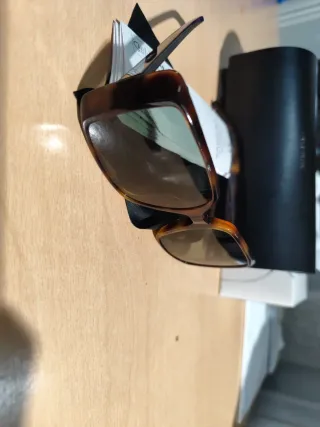 Gafas de sol Yves Saint Laurent.