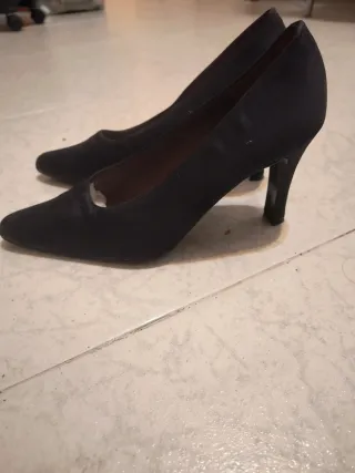 Zapatos de tacón negros talla 35