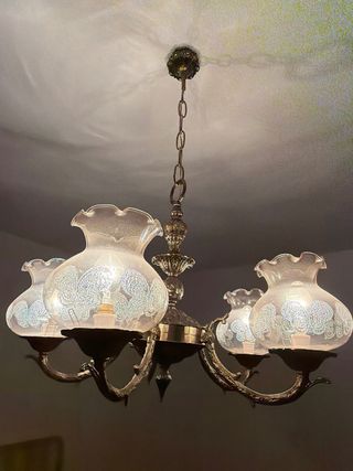 Lámpara de techo antigua dorada