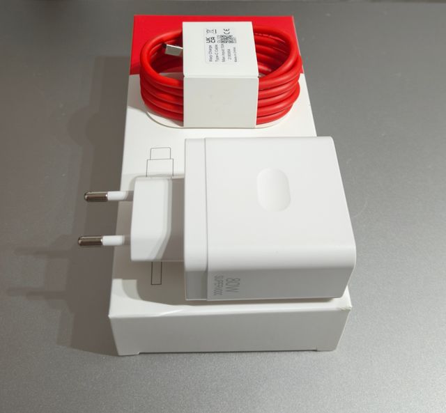 Caricabatterie OPPO SUPERVOOC 80W condivisibile + Cavo 1m