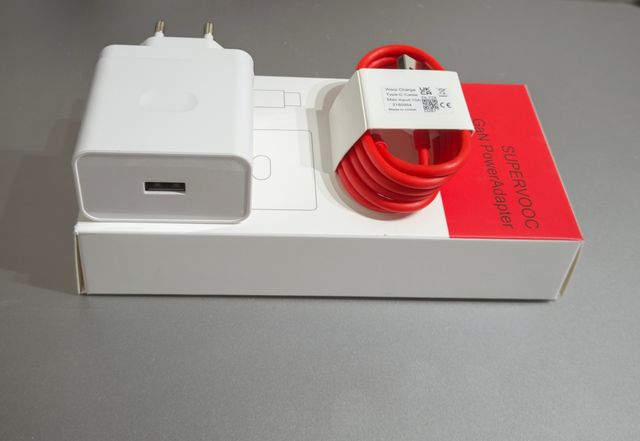 Caricabatterie OPPO SUPERVOOC 80W condivisibile + Cavo 1m