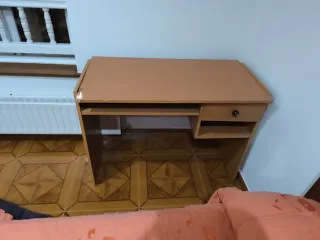 REGALO Escritorio madera EN REINOSA