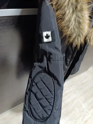 Abrigo Canadian Peak Mujer Negro con Capucha