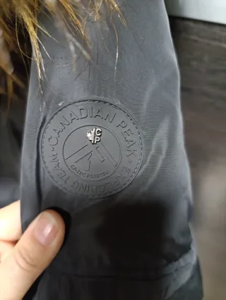 Abrigo Canadian Peak Mujer Negro con Capucha