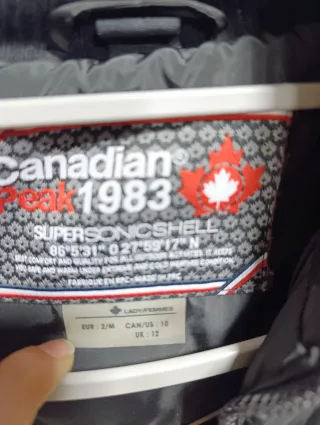 Abrigo Canadian Peak Mujer Negro con Capucha