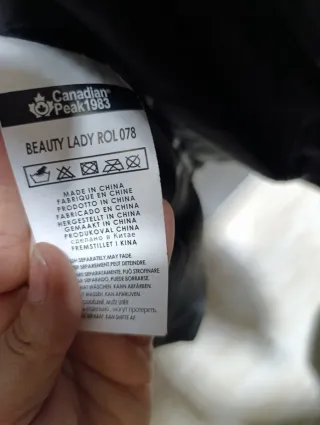 Abrigo Canadian Peak Mujer Negro con Capucha