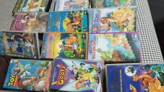 Lote Películas VHS Disney y Dragon Ball dos euros