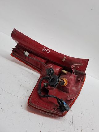 PILOTO TRASERO DERECHO CITROEN C4 BERLINA (4)