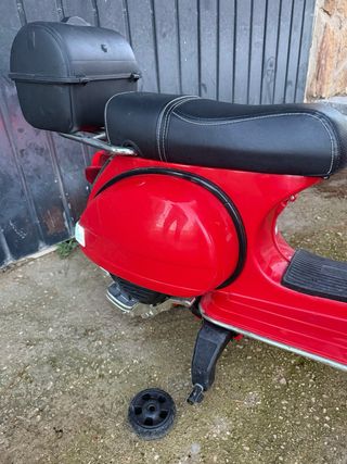 Vespa Eléctrica Infantil Roja