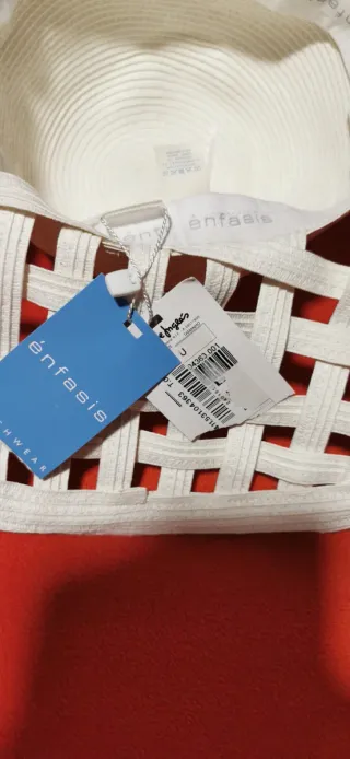 Pamela blanca de ala ancha