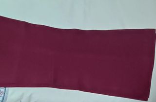 Pantalón Zara acampanado burdeos T.XS