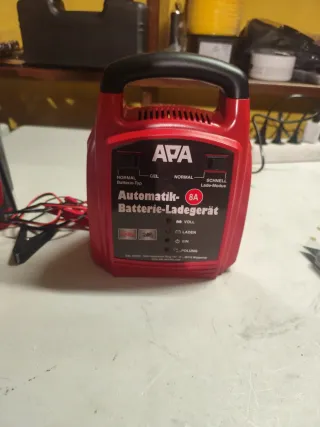 Cargador Batería APA Automático 8A