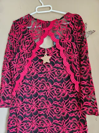 Vestido cóctel encaje negro y rojo