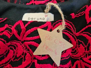 Vestido cóctel encaje negro y rojo