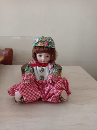 Bambola di porcellana