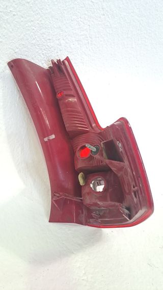 PILOTO TRASERO IZQUIERDO CITROEN C4 BERLINA (7)