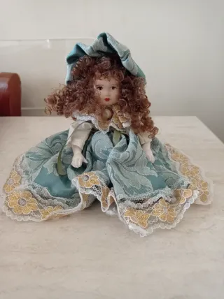 Bambola di porcellana