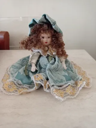 Bambola di porcellana
