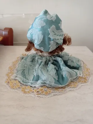 Bambola di porcellana