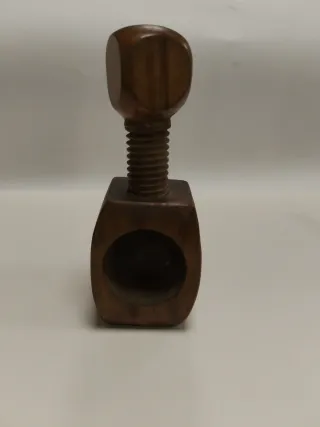 Cascanueces de madera