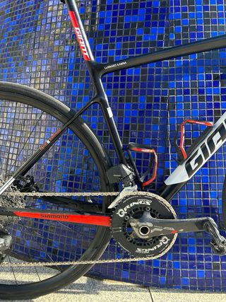 Bicicleta da strada Giant Defy SL (Geo TCR) M-54 Rival AXS Sunweb