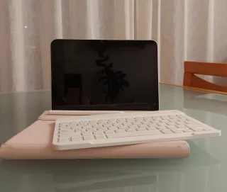 iPad 10ª Gen grigio argento + Tastiera + Penna