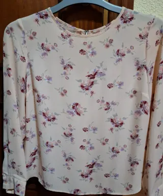 Blusa floral suave y ligera