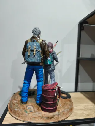 Figura Ellie y Joel The Last of Us