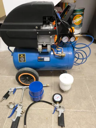 Compresor Dexter 24L 2.5 HP + Accesorios