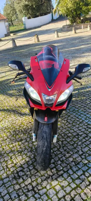 Aprilia RSV4 Factory 2011