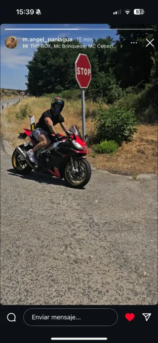 Aprilia RSV4 Factory 2011