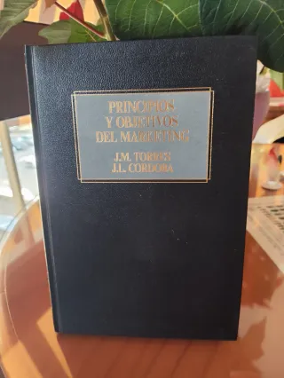 Colección libros estudios marketing economía empre