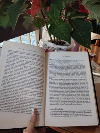 Colección libros estudios marketing economía empre