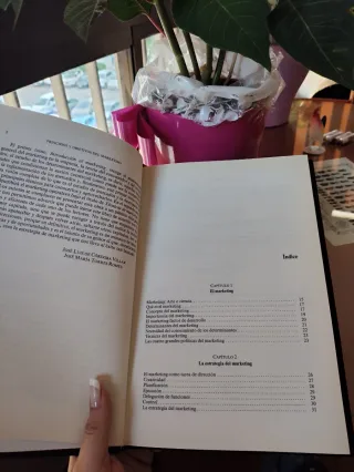 Colección libros estudios marketing economía empre