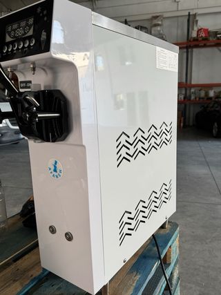 Máquina de helados soft marca AFANEH
