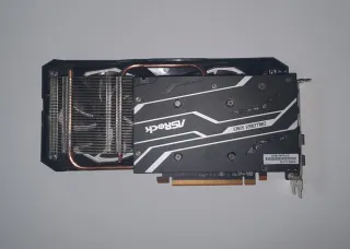 ASRock RX 6600 8 GB en garantía, poco uso,con caja