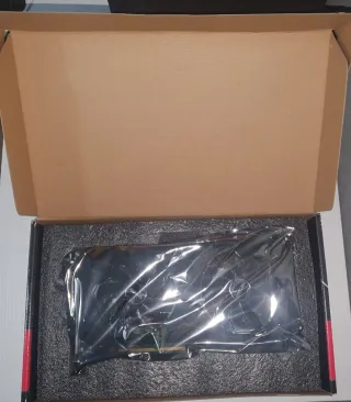 ASRock RX 6600 8 GB en garantía, poco uso,con caja