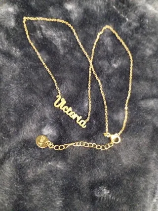 Colgante Nombre Victoria Dorado Cadena