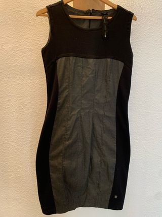Vestido negro y gris sin mangas