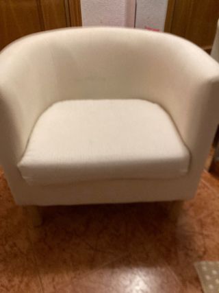 Sillón moderno muy cómodo blanco+ cojines