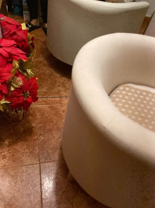 Sillón moderno muy cómodo blanco+ cojines